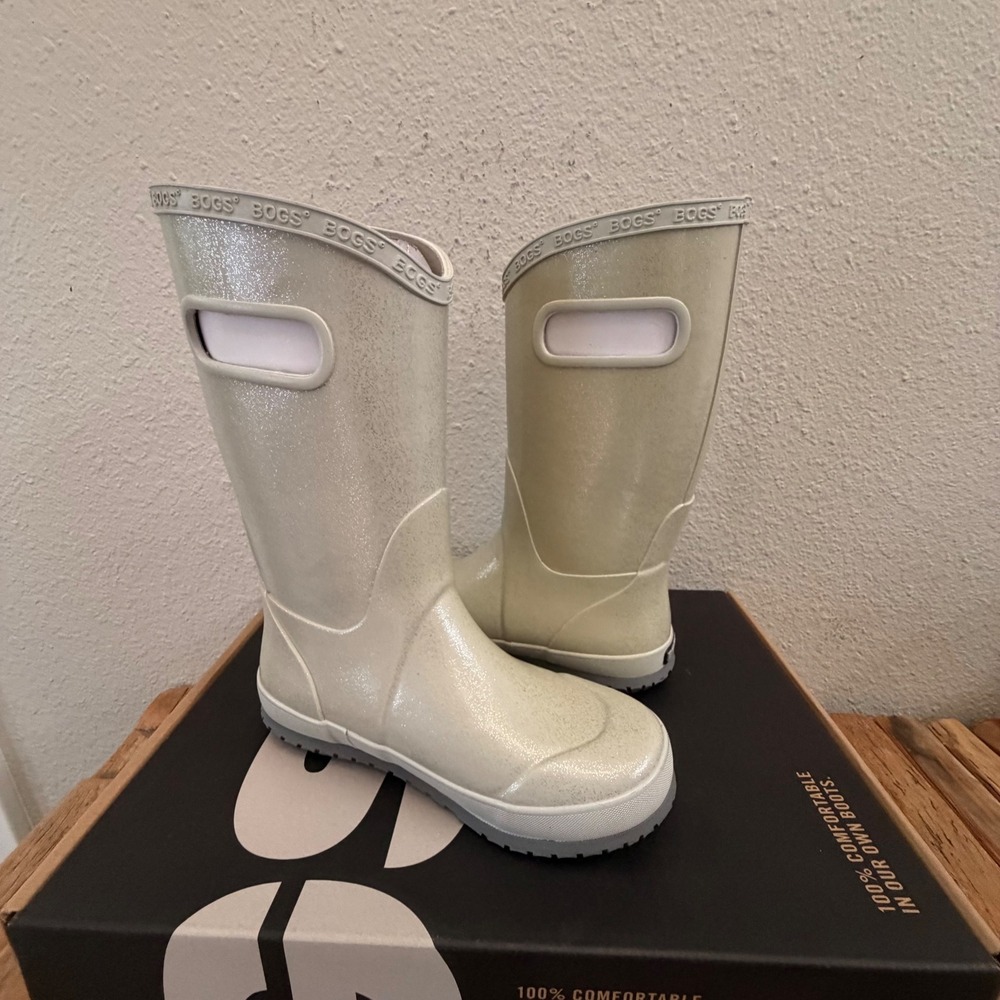 Bogs Rain Boots Size 2 Silver Glitter K RNBT Waterproof Pull On Sparkle